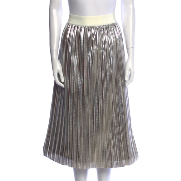 Alice + Olivia Dresses & Skirts - Alice and Olivia silver metalic skirt.